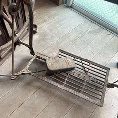 アンティーク 足踏みミシンの画像