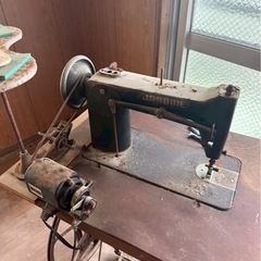 アンティーク 足踏みミシンの画像