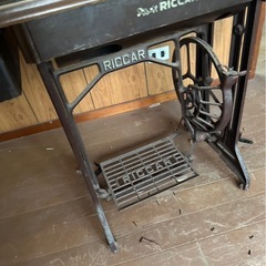 アンティーク 足踏みミシンの画像