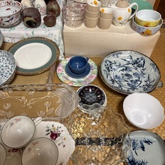 松葉杖アルミ製、食器類等の画像