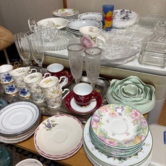 松葉杖アルミ製、食器類等の画像