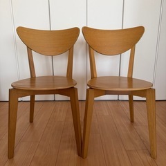 IKEAの椅子2脚の画像