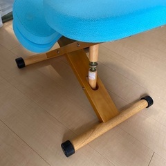 姿勢が正しくなる椅子3000円の画像