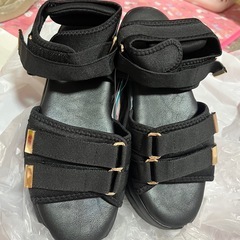 新品　厚底サンダルの画像