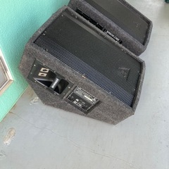 ベリンガーF1220フロアモニタースピーカー、、ペアの画像