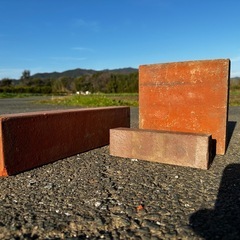 【引取限定】 穴なしレンガ 
3種類の画像