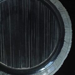 クリアガラス製のテクスチャー皿の画像