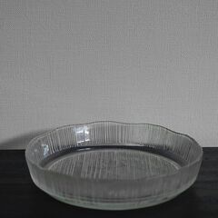 クリアガラス製のテクスチャー皿の画像