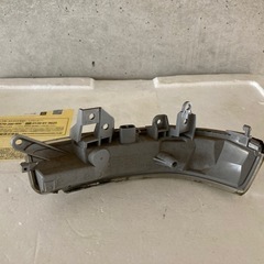 30プリウス　ドアミラーウインカーの画像