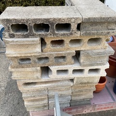 ブロック　コンクリートブロック　1個　10円の画像