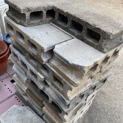 ブロック　コンクリートブロック　1個　10円の画像