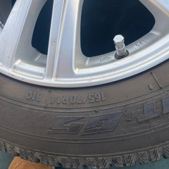 ZEPHYR 165/70R14 スタッドレスの画像