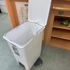 ★足踏みゴミ箱の画像