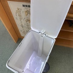 ★足踏みゴミ箱の画像