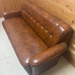 中古ソファ　破れあり　カバー掛けて使えますの画像