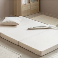 3つ折りマットレスセミダブル（アイボリー）　500円の画像