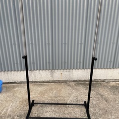② ハンガーラック　高さ調節可能　キャスター付きの画像