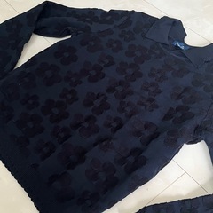 レディース　ニット　トップス　　紺色　花柄の画像