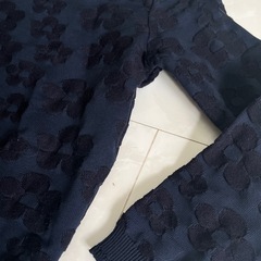 レディース　ニット　トップス　　紺色　花柄の画像