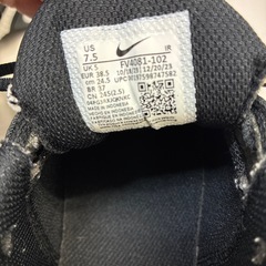 スニーカー ナイキ　24.5cmの画像