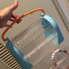 小鳥用のケージの画像