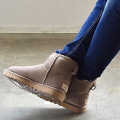 新品未使用　UGG クラシックミニII ムートンブーツの画像
