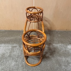 ラタン　フラワースタンドの画像