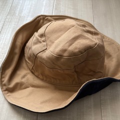 ⭐️リバーシブル帽子⭐️紺色、ベージュ⭐️丸洗いOK⭐️の画像