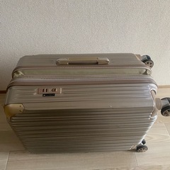 キャリーケースの画像