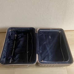 キャリーケースの画像