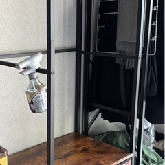 引き出し付きラックの画像