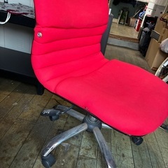 座面広々　　デスクチェアの画像