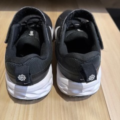 美品、NIKEキッズスニーカー18cmの画像