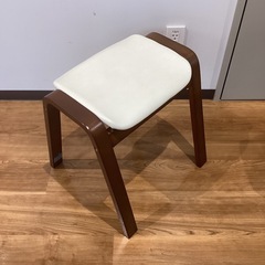 スツール〈3脚セット〉スタッキング【町田市再生家具】252769の画像