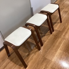 スツール〈3脚セット〉スタッキング【町田市再生家具】252769の画像