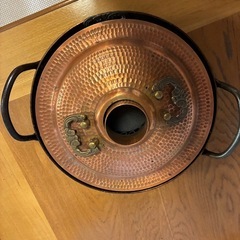 銅のしゃぶしゃぶ鍋の画像