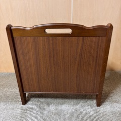 カリモク　マガジンラックの画像