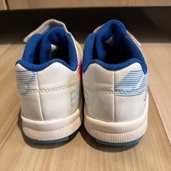 美品、キッズサッカー靴、19cmの画像