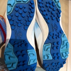 美品、キッズサッカー靴、19cmの画像