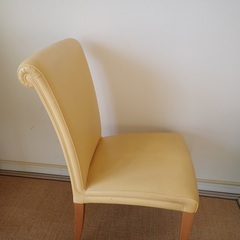 Poltrona Frau のダイニングチェア Vittoria 4脚【要修理】の画像