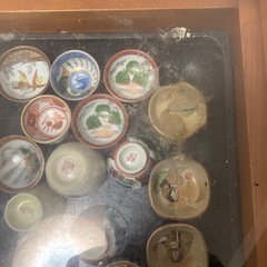 テーブル型収納ケース時九谷焼のお猪口の画像