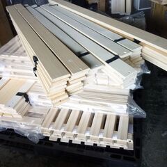 第1232回　詰め合わせ　スノコ　　すのこ　取り放題　ボックス　未使用　ベッド　ＤＩＹ素材　木材　エラー品　リフォームの画像