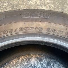 1210-8）はめ替え込み！195/65R15バリ山オールシーズンタイヤ中古1本のみ！MAXXISの画像