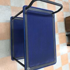 ＼家具＊家電のお店／【ｼﾞｬﾝｸﾞﾙｼﾞｬﾝｸﾞﾙ石川金沢店】 2段式台車 青の画像