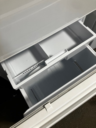 ☆値下げ☆　I　2512-630 三菱 冷凍冷蔵庫 MR-C33G-W 2022年製 動作確認済み 中古 凹みあり
