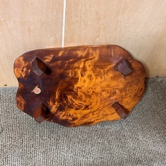 木の台座の画像