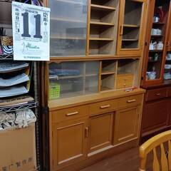 食器棚の画像