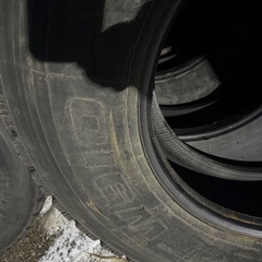 11R22.5 ブリヂストンw910再生タイヤ　在庫50本以上の画像