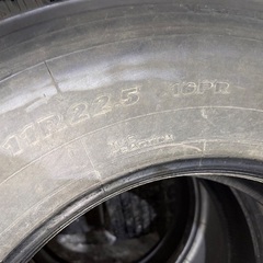 11R22.5 ブリヂストンw910再生タイヤ　在庫50本以上の画像