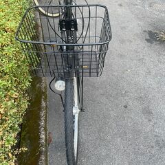 リサイクルショップどりーむ天保山店　No579 自転車　シティサイクル　２７インチ　美車♪　ギア切替６段変速　LEDオートライト付き♪　太目のタイヤで安定感しっかり♪　チャイルドシートも取付可能♪の画像